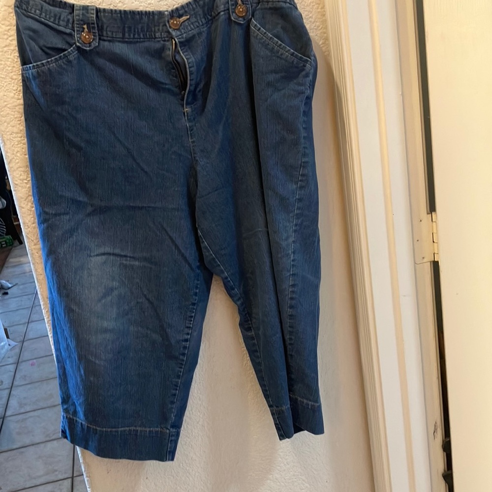 FINAL MARKDOWN White stag capri jeans 16w